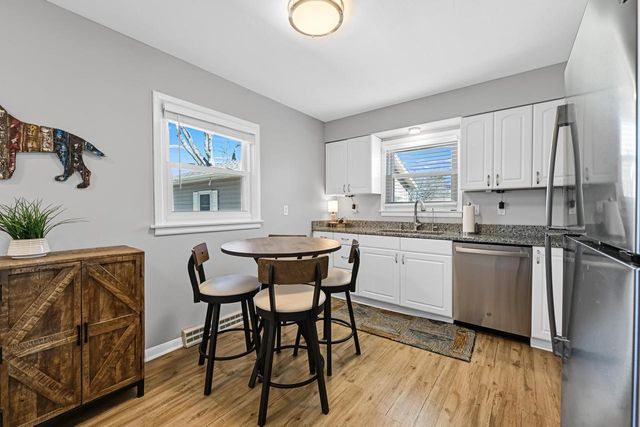 1213 Main STREET, Delafield, WI 53018