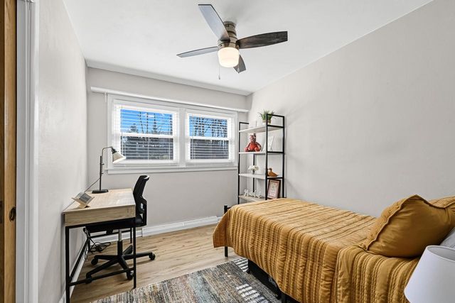 1213 Main STREET, Delafield, WI 53018