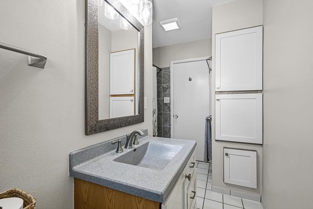 1213 Main STREET, Delafield, WI 53018