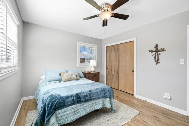 1213 Main STREET, Delafield, WI 53018