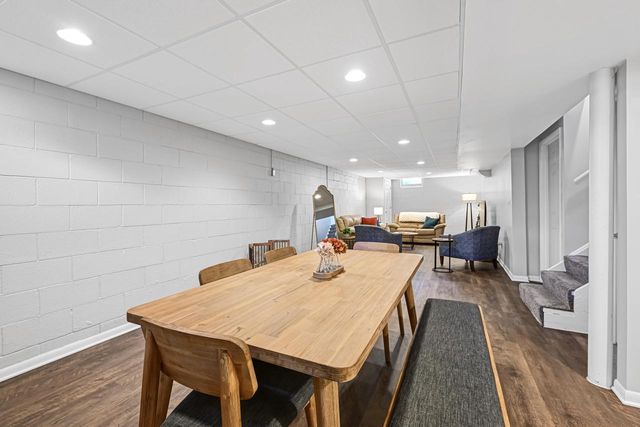 1213 Main STREET, Delafield, WI 53018