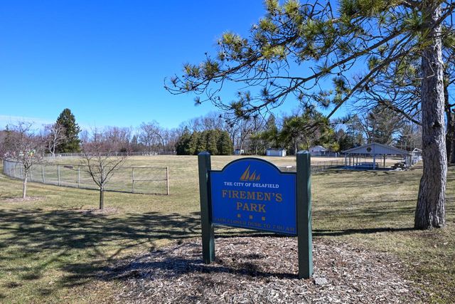 1213 Main STREET, Delafield, WI 53018