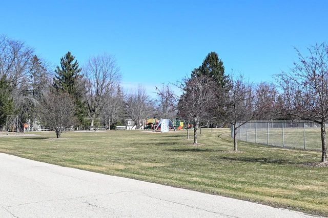 1213 Main STREET, Delafield, WI 53018