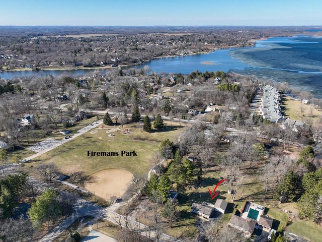 1213 Main STREET, Delafield, WI 53018