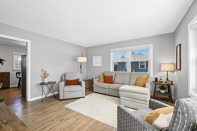 1213 Main STREET, Delafield, WI 53018