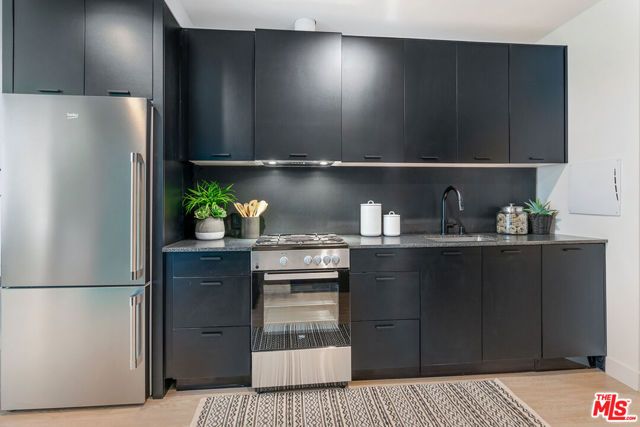 3688 Overland Avenue 641, Los Angeles, CA 90034