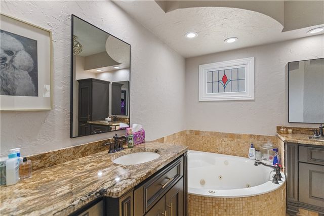 3001 Red Fox Ridge, Bentonville, AR 72712