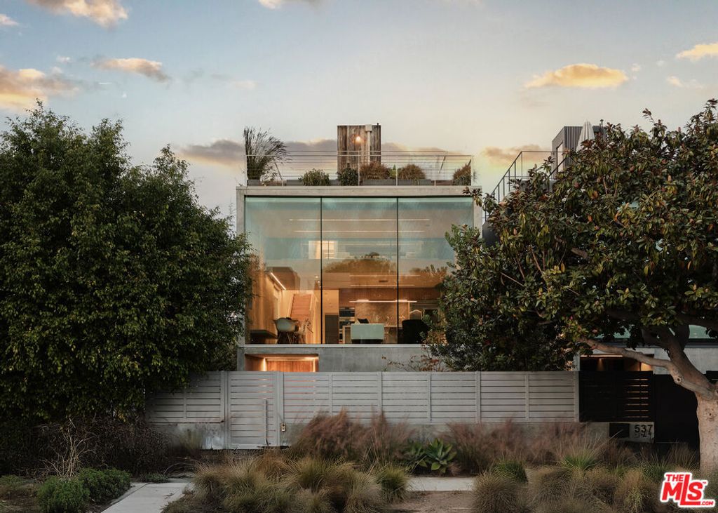 533 Grand Boulevard, Venice, CA 90291