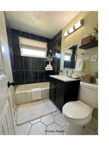 3618 E GREGORY Boulevard, Kansas City, MO 64132