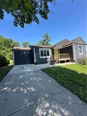 3618 E GREGORY Boulevard, Kansas City, MO 64132