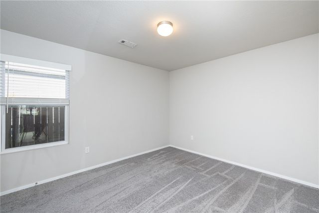 1044 S Kingfisher Lane, Fayetteville, AR 72701