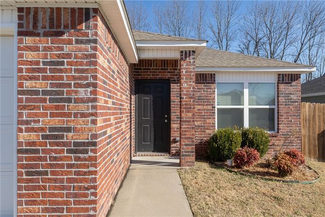 1044 S Kingfisher Lane, Fayetteville, AR 72701