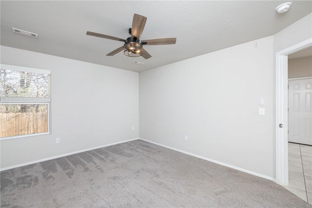 1044 S Kingfisher Lane, Fayetteville, AR 72701