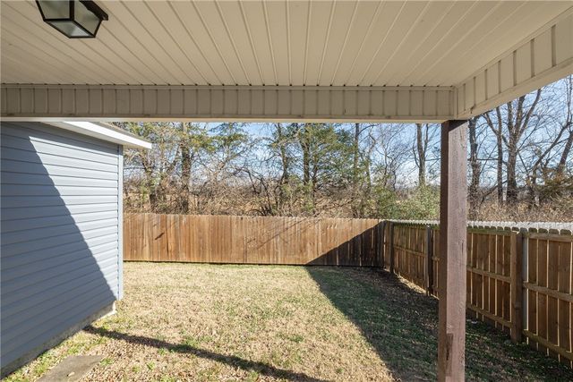 1044 S Kingfisher Lane, Fayetteville, AR 72701