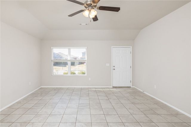 1044 S Kingfisher Lane, Fayetteville, AR 72701