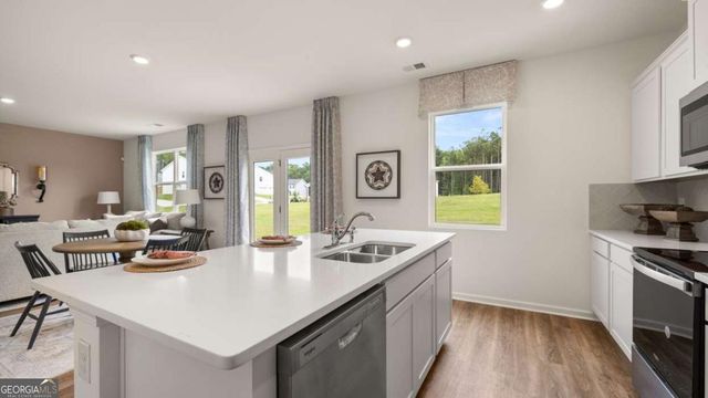 330 Friendship Oak Way, Hampton, GA 30228