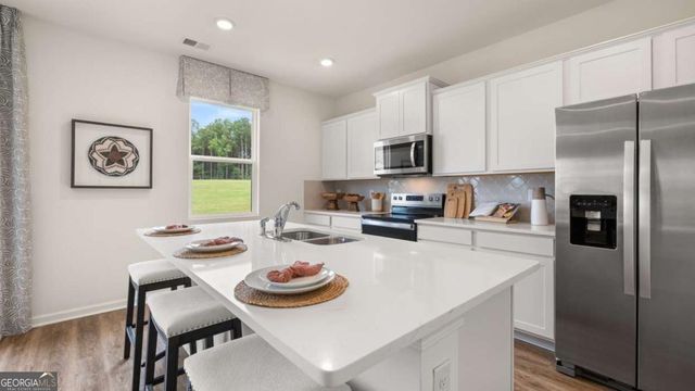 330 Friendship Oak Way, Hampton, GA 30228