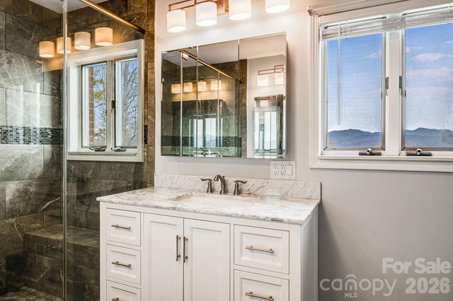 200 Duck Drive, Mars Hill, NC 28754