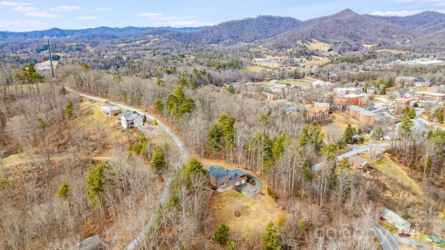 200 Duck Drive, Mars Hill, NC 28754