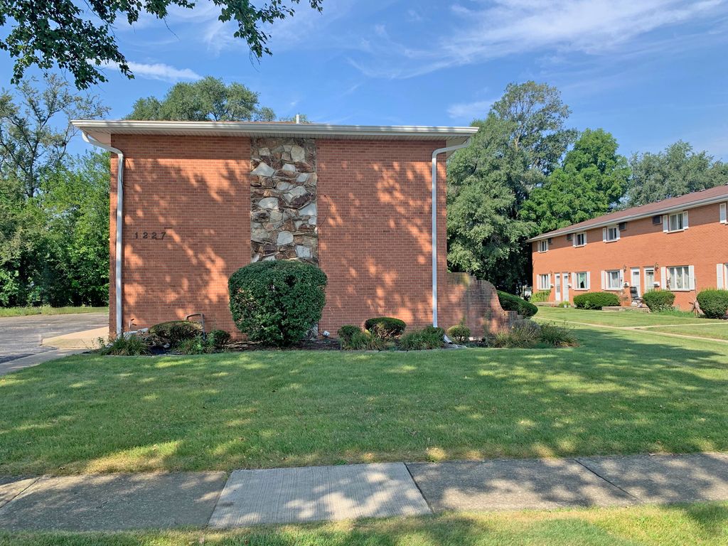1227 Town Crest Drive C, New Lenox, IL 60451 — photo 2