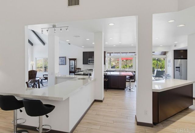 9770 Quail Canyon Rd, El Cajon, CA 92021