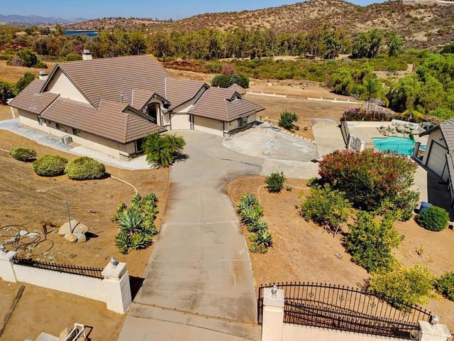 9770 Quail Canyon Rd, El Cajon, CA 92021