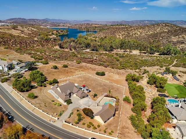 9770 Quail Canyon Rd, El Cajon, CA 92021