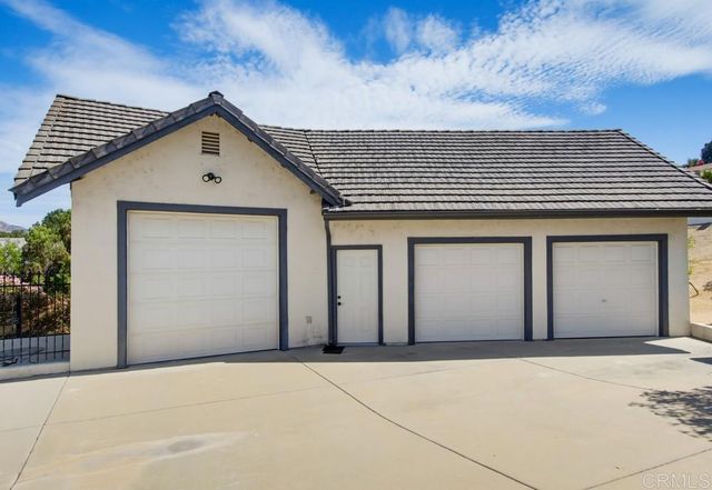 9770 Quail Canyon Rd, El Cajon, CA 92021