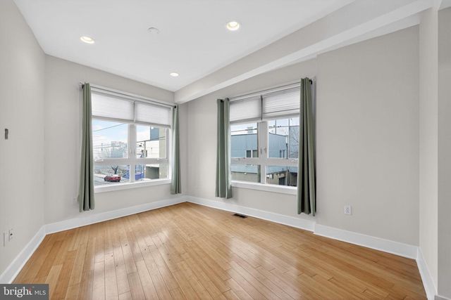 920 N FRONT ST, Philadelphia, PA 19123