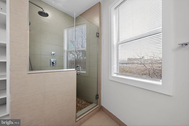 920 N FRONT ST, Philadelphia, PA 19123