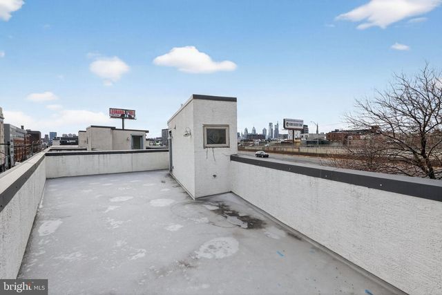 920 N FRONT ST, Philadelphia, PA 19123