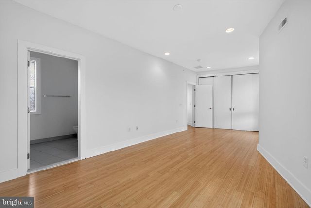 920 N FRONT ST, Philadelphia, PA 19123