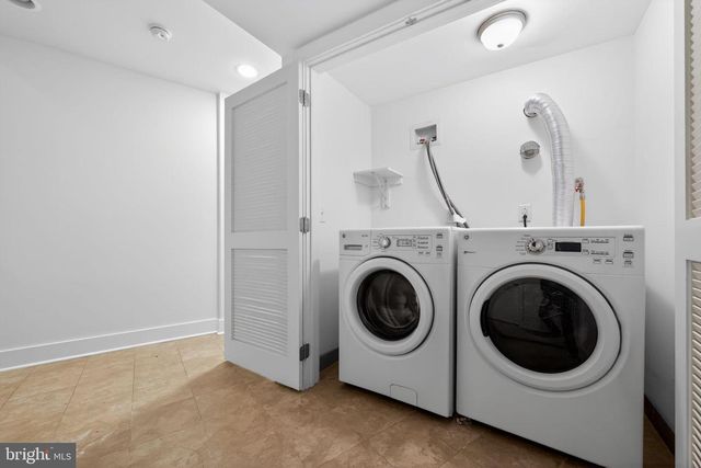 920 N FRONT ST, Philadelphia, PA 19123