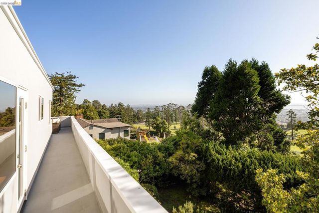 36 Highgate Rd, Kensington, CA 94707