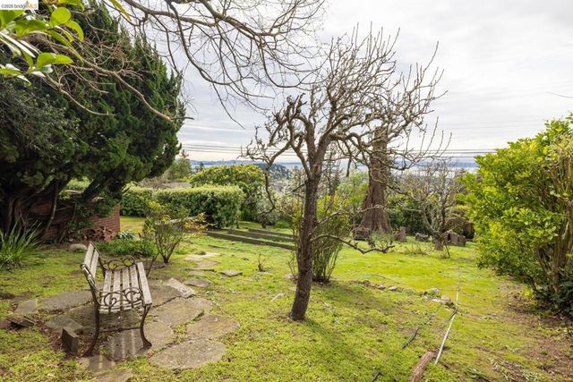 36 Highgate Rd, Kensington, CA 94707