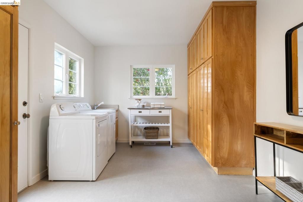 Image 23 of property listing at 36 Highgate Rd, Kensington, CA 94707