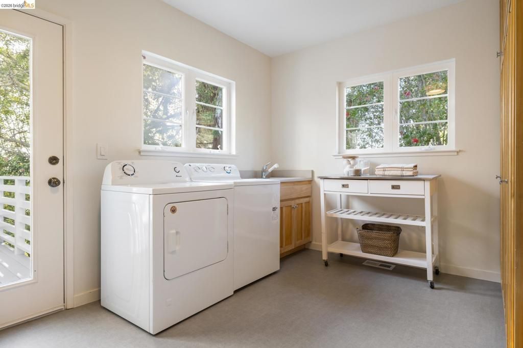 Image 25 of property listing at 36 Highgate Rd, Kensington, CA 94707