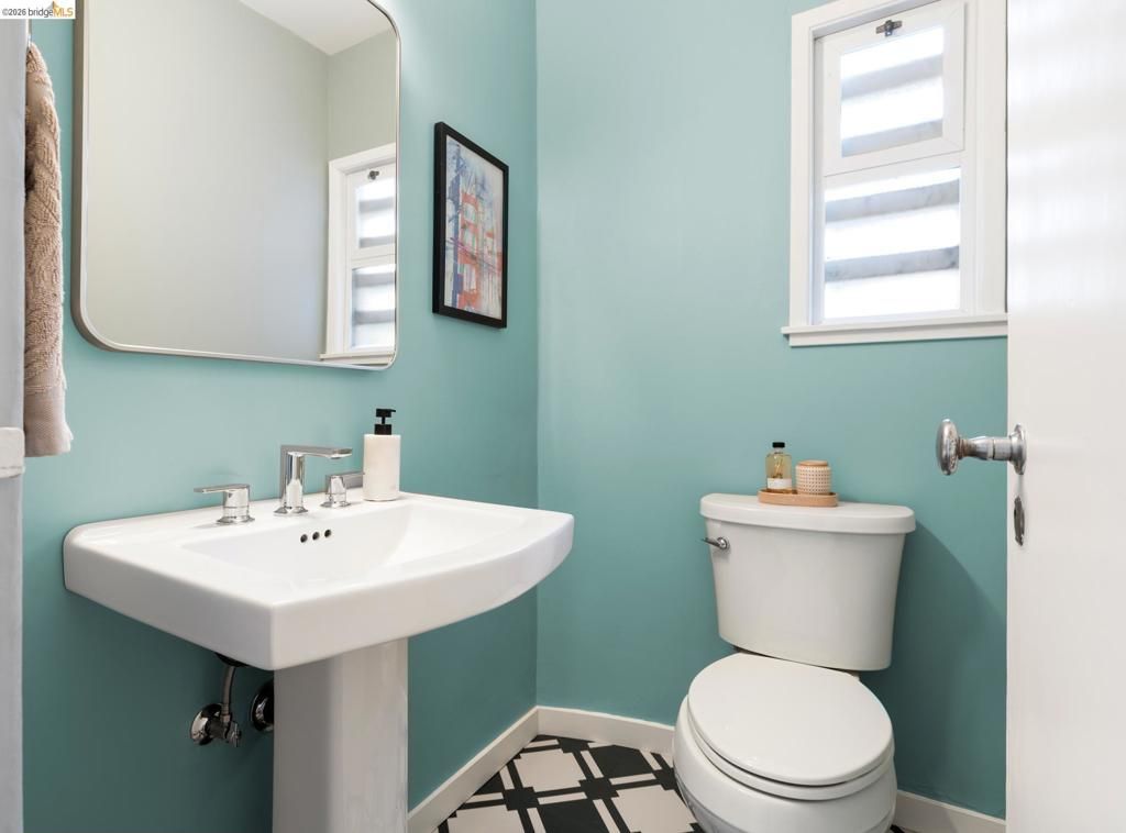 Image 33 of property listing at 36 Highgate Rd, Kensington, CA 94707