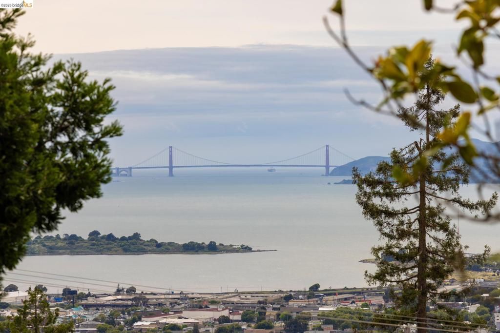 Image 44 of property listing at 36 Highgate Rd, Kensington, CA 94707