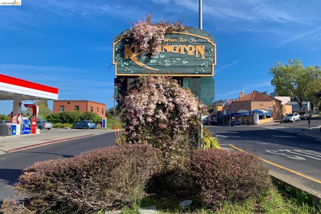 Image 92 of property listing at 36 Highgate Rd, Kensington, CA 94707