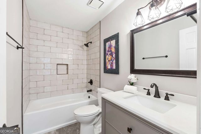 10045 Bankside Drive, Roswell, GA 30076