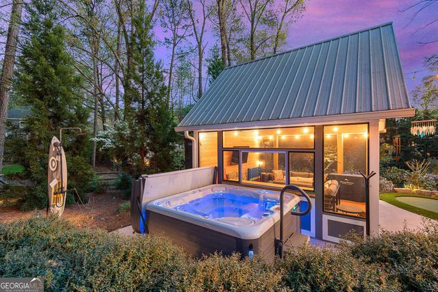 10045 Bankside Drive, Roswell, GA 30076