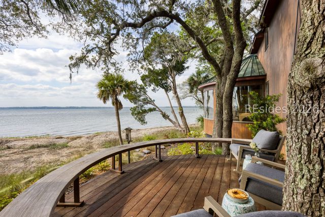 100 Brams Point Road, Hilton Head Island, SC 29926