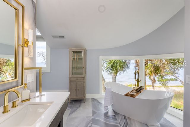 100 Brams Point Road, Hilton Head Island, SC 29926