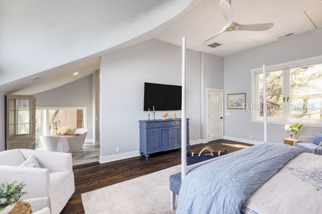 100 Brams Point Road, Hilton Head Island, SC 29926