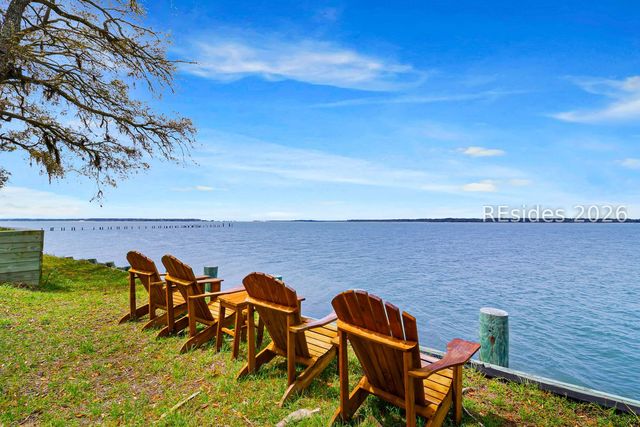 100 Brams Point Road, Hilton Head Island, SC 29926