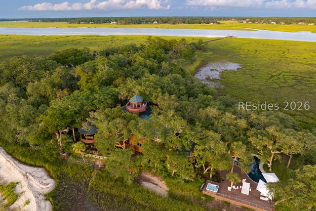 100 Brams Point Road, Hilton Head Island, SC 29926
