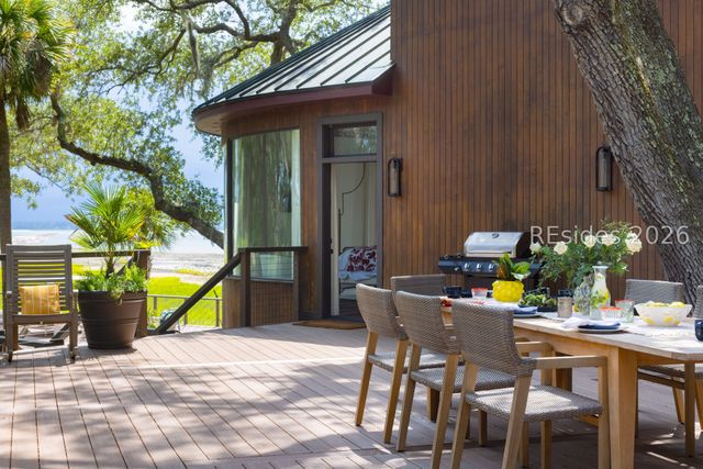 100 Brams Point Road, Hilton Head Island, SC 29926