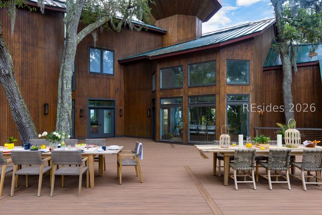100 Brams Point Road, Hilton Head Island, SC 29926
