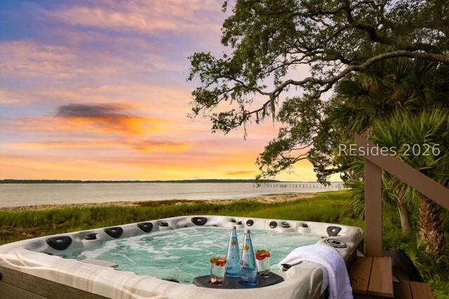 100 Brams Point Road, Hilton Head Island, SC 29926